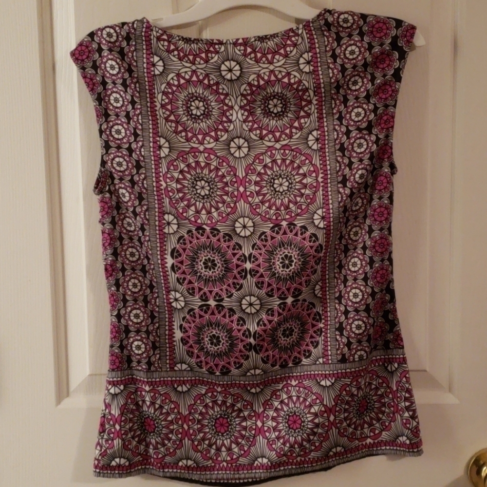 Limited Sleeveless Top - Picture 5 of 7